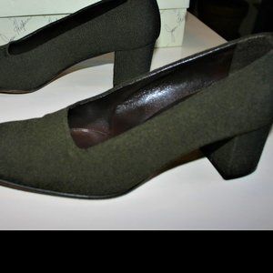 Joan Helpern Signature Lower Heel Nubby Silk in Olive Color 7.5B Stretch Italy